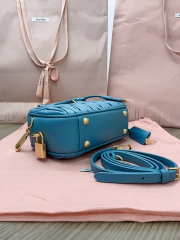 Miu Miu Arcadie 마틀라세 나파 가죽 백 5BB123 마린 블루 M1