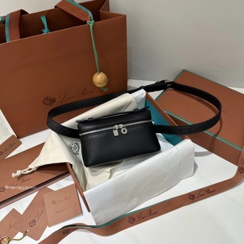 로로피아나 엑스트라 포켓 L16 벨트백