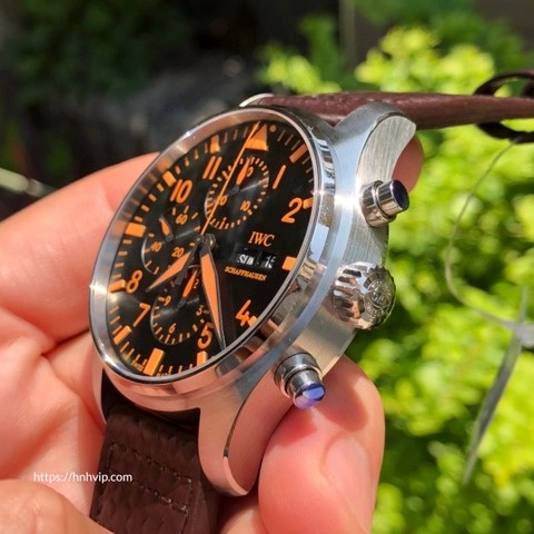IWC IW3777230 파일럿 워치 크로노그래프 오렌지 스톰