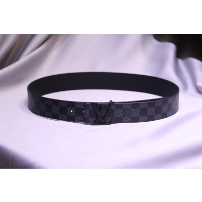 루이비통 M0213T LV 이니셜 40mm 리버서블 벨트 그래파이트