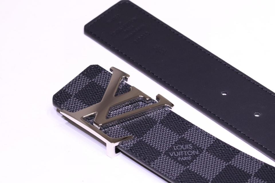 루이비통 M0213V LV 이니셜 40mm 리버서블 벨트