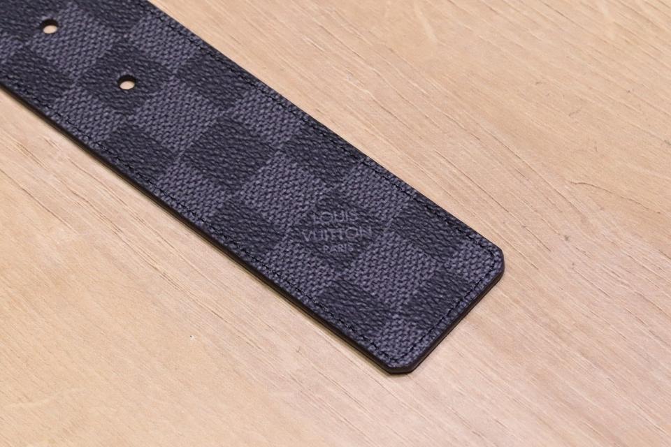 루이비통 M0213V LV 이니셜 40mm 리버서블 벨트