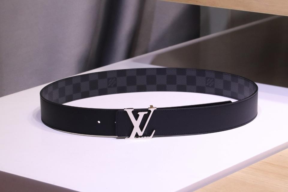 루이비통 M0213V LV 이니셜 40mm 리버서블 벨트